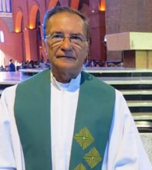Padre Paulo Francisco Santana Ribeiro-Padre