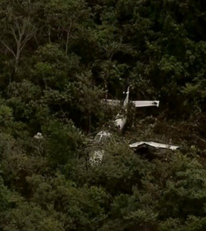 Avião cai em Brasília