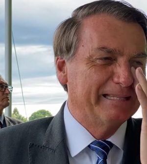 Jovem ataca Bolsonaro-Ovo-Jovem-Bolsonaro-preso após atacar Bolsonaro
