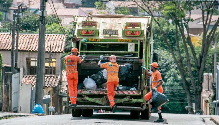 Empresa vai demitir funcionários-coleta de lixo Mairinque