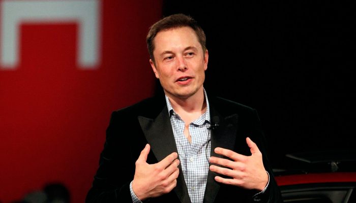 Elon Musk vai dar carros novos