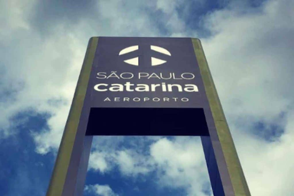 Aeroporto Catarina abre vagas para auxiliar de limpeza. Candidatos podem se candidatar pelo WhatsApp