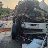 Caminhão Em Alta Velocidade Bate Em Outro Caminhão E Causa Greve Acidente Na Raposo Tavares