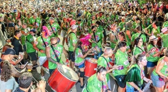 Chuva Atrapalha Carnaval De Escolas De Samba Em São Roque. Desfile Deve Ser Remarcado Em Nova Data