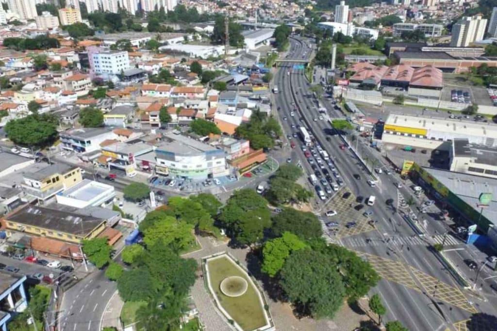 Crescimento populacional de Taboão da Serra irrita prefeito de Embu das Artes