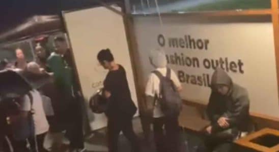 Funcionários De Outlet Catarina Tomam Chuva Em Temporal Devido A Ponto De Ônibus Mal Estruturado