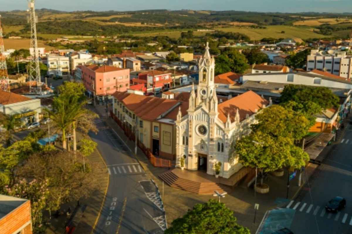 Igreja Matriz De Salto De Pirapora Está Interditada Com Risco De Desabar