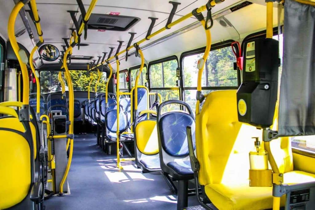 Ônibus velhos só podem circular em estradas durante feriados em nova regra da ANTT