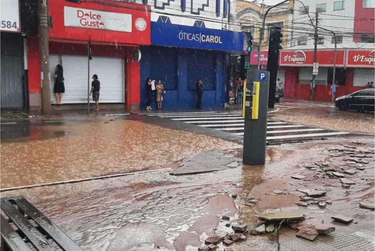Tempestade Repentina Deixa Cidade De São Carlos, Interior De São Paulo Totalmente Debaixo D'Água