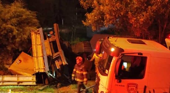 Caminhão Com Grande Gerador De Energia, Perde Freio E Invade Casa Em São Roque