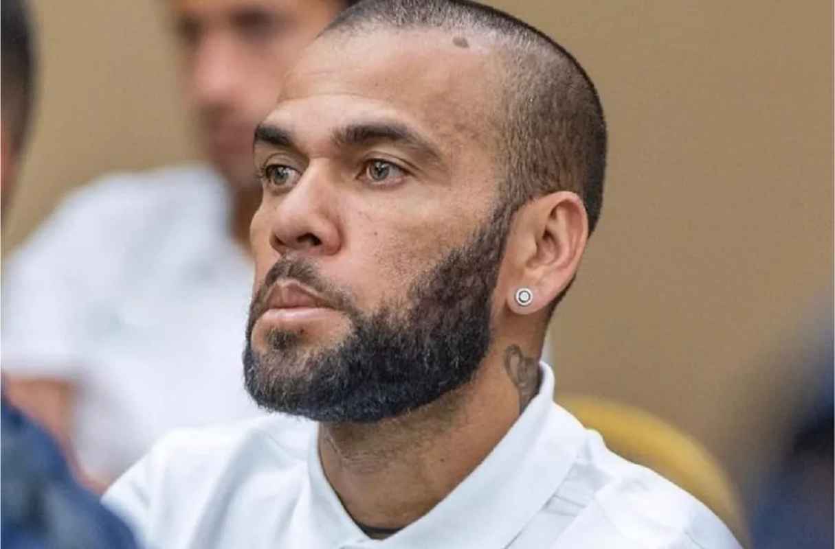 Daniel Alves Paga Fiança E Deixa Prisão Na Espanha