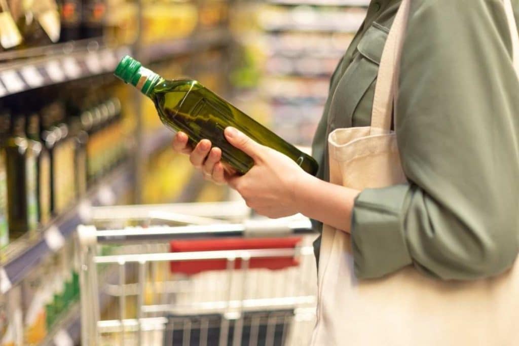 Essas são as 10 marcas de azeite proibidas sexta-feira de serem vendidas em supermercados do Brasil
