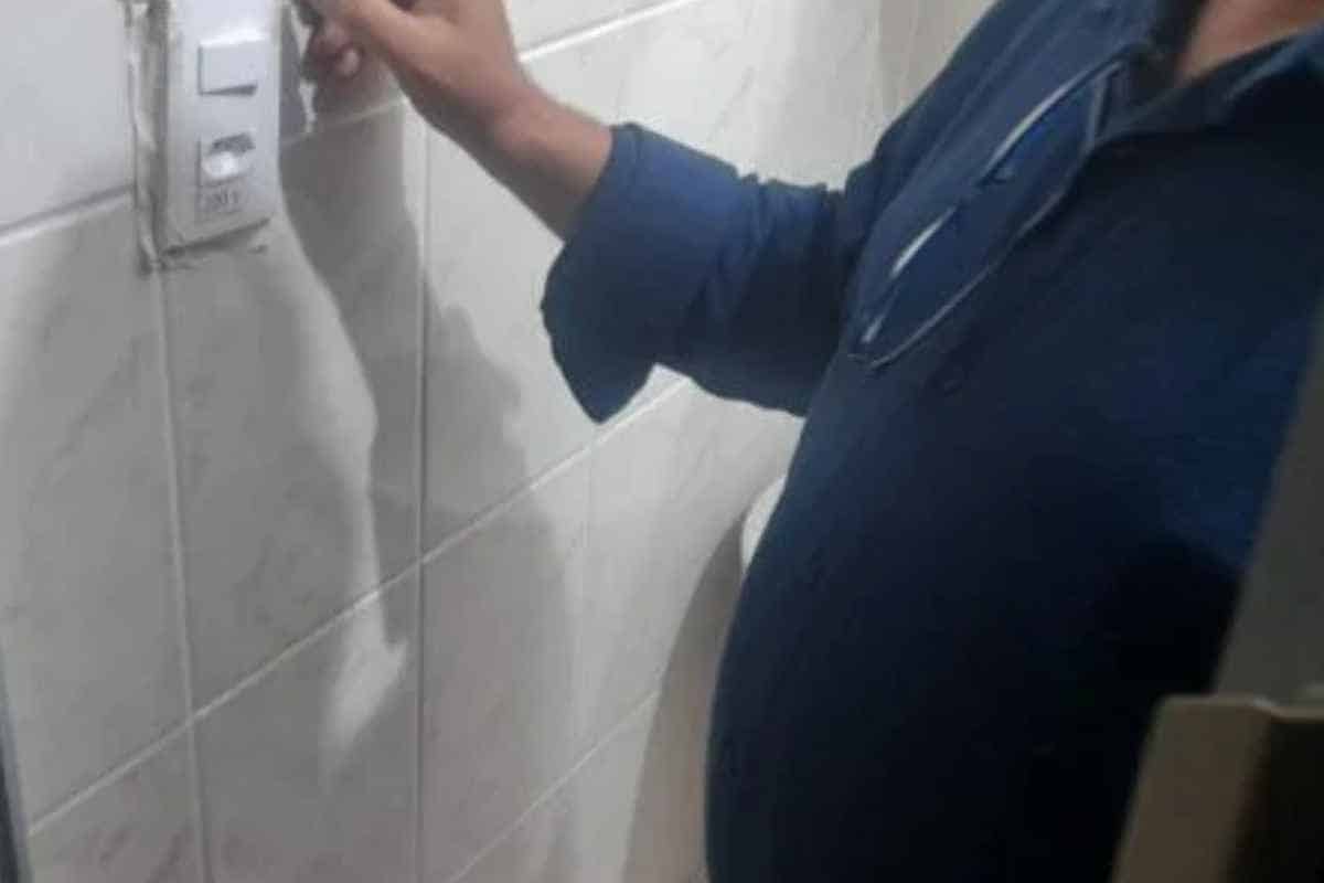 Idoso Coloca Câmera Em Banheiro Para Filmar Neta De Sua Esposa No Interior De Sp