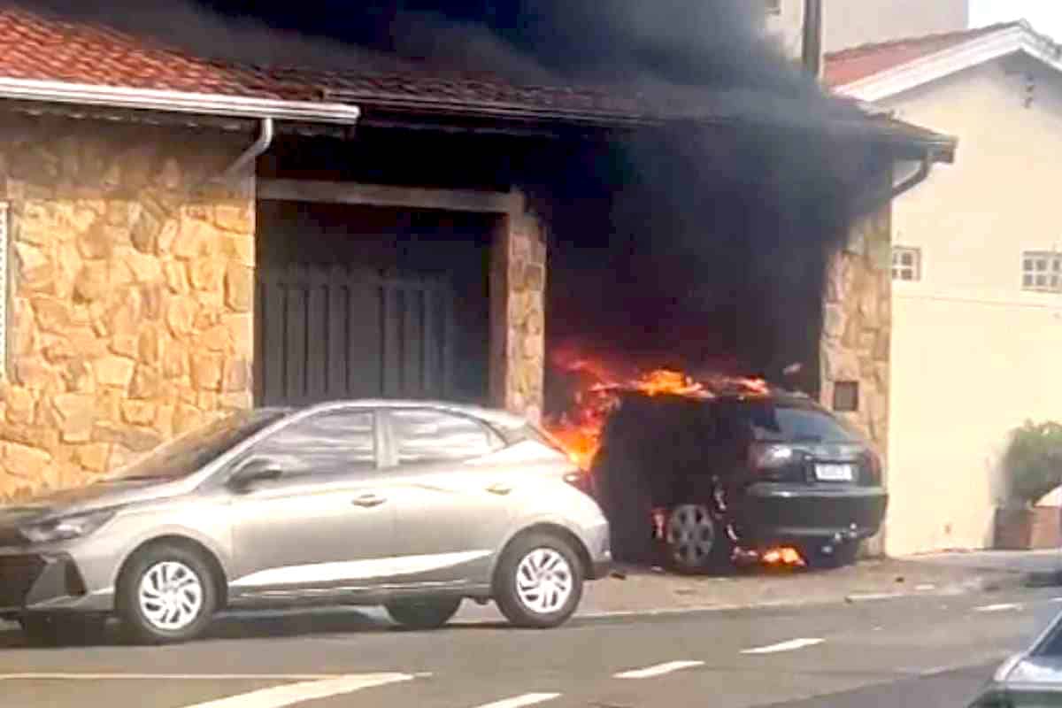 Carro Explode Dentro De Garagem Após Dono Pedir Para Instalar Insulfilme E Gera Grande Incêndio