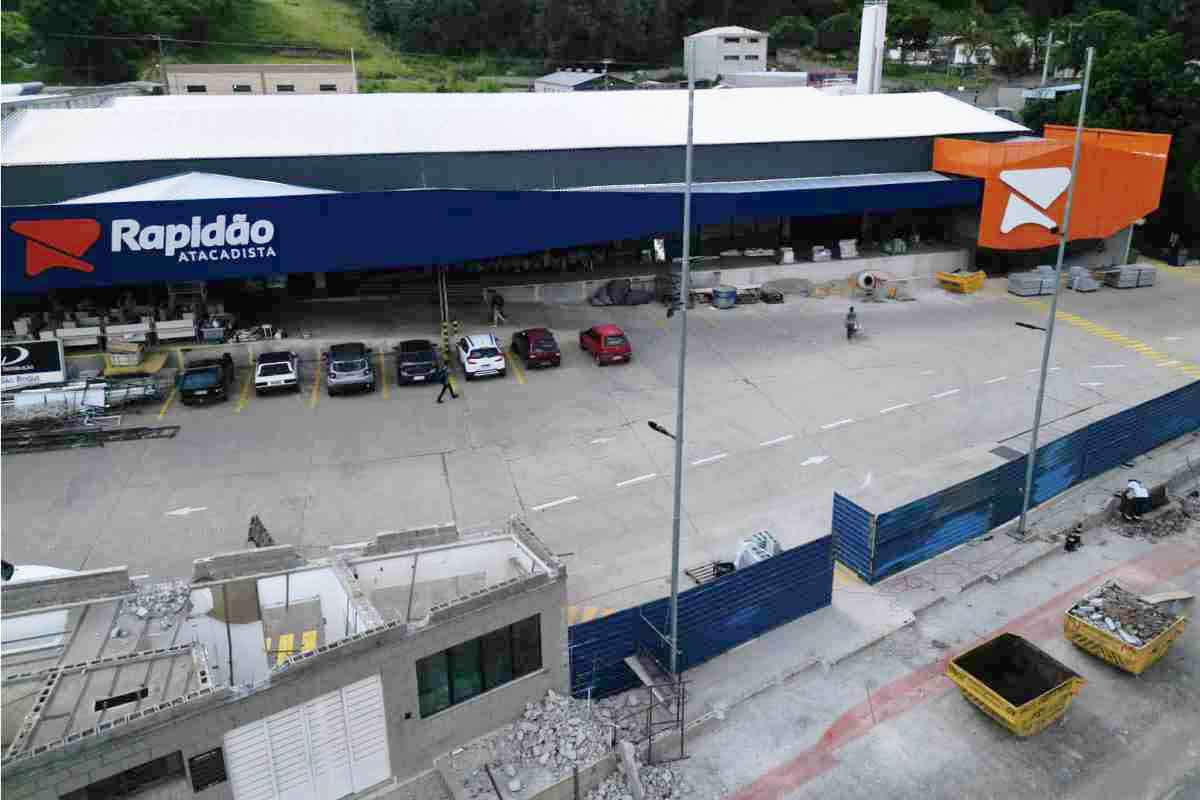 Muro Do Cd Do Supermercado São Roque É Derrubado Para Formar Entrada Do Rapidão Atacadista