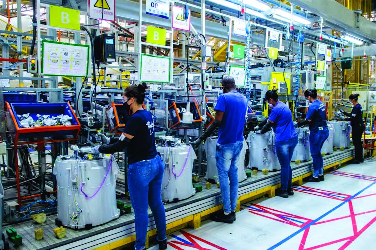 Fábrica Da Brastemp Em Rio Claro Abre Vagas De Auxiliar De Produção Com Salário Acima De R$ 4 Mil E 19 Benefícios