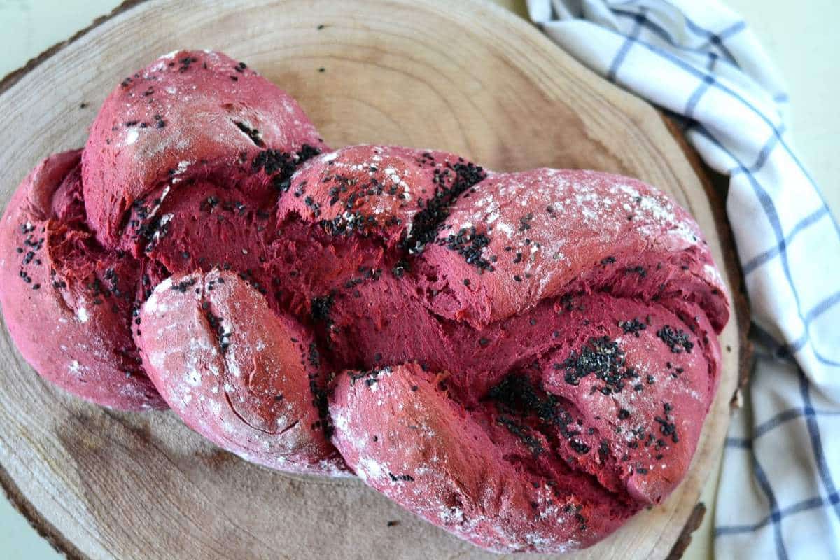 Pão De Beterraba Com Sésamo