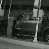 Criminosos Com Fuzil Roubam 8 Carros No Estacionamento Do Aeroporto Viracopos Em Campinas