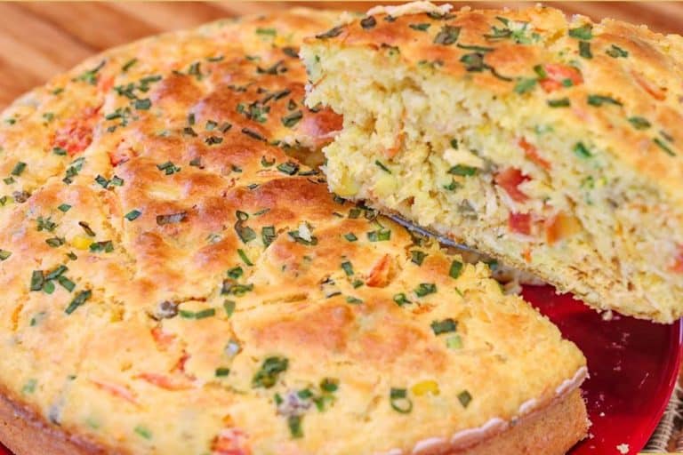 Esse bolo salgado pode substituir um almoço completo para 8 pessoas