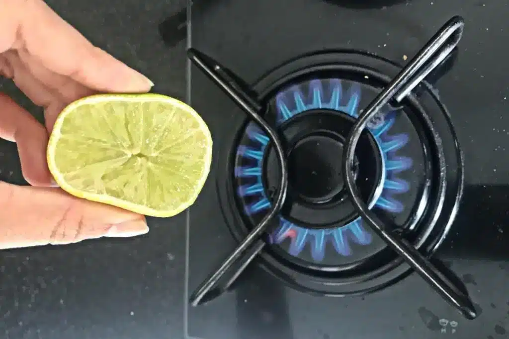 Como Desentupir As Bocas Do Fogão Sem Precisar Gastar Com Produto De Limpeza E Usar Apenas 1 Limão 7 Desentupir-As-Bocas-Do-Fogao-1111