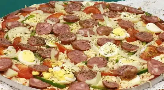 Como Fazer Pizza Caseira Sem Sovar E Que A Massa Fica Super Leve! 7 Pizza-Caseira-0611