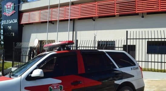 Ousaria Total, Criminosos Abrem Portão, Entram Em Casa Em Mairinque E Furtam Moto De Jovem