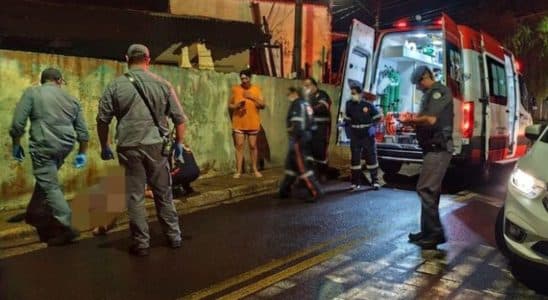 Homem É Surpreendido E Leva Facada No Pescoço Em Posto De Combustível Em São Carlos