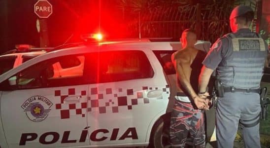 Jovem Procurado Da Justiça Sai De Casa Carregando Drogas E Acaba Preso Na Porta De Casa Em Mairinque