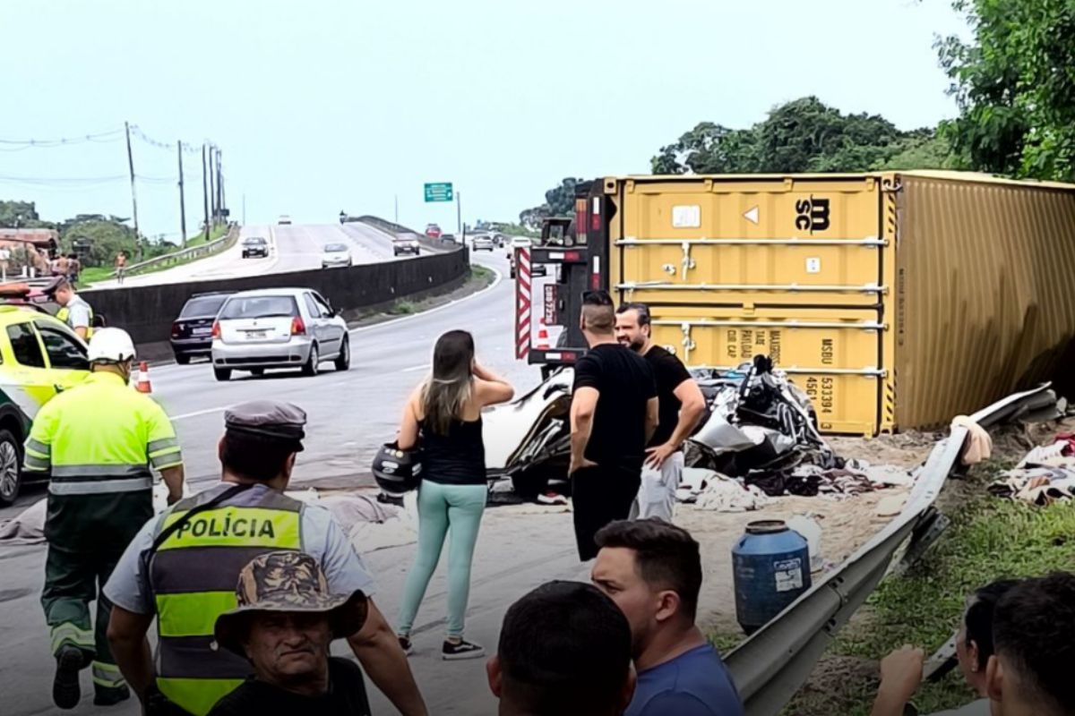 Carreta Contêiner Tomba E Esmaga Carro Com Três Pessoas Na Praia Grande