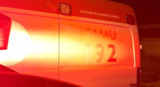 Pilotando Moto, Jovem Menor De Idade É Arremessado Debaixo De Ônibus Após Bater Em Carro