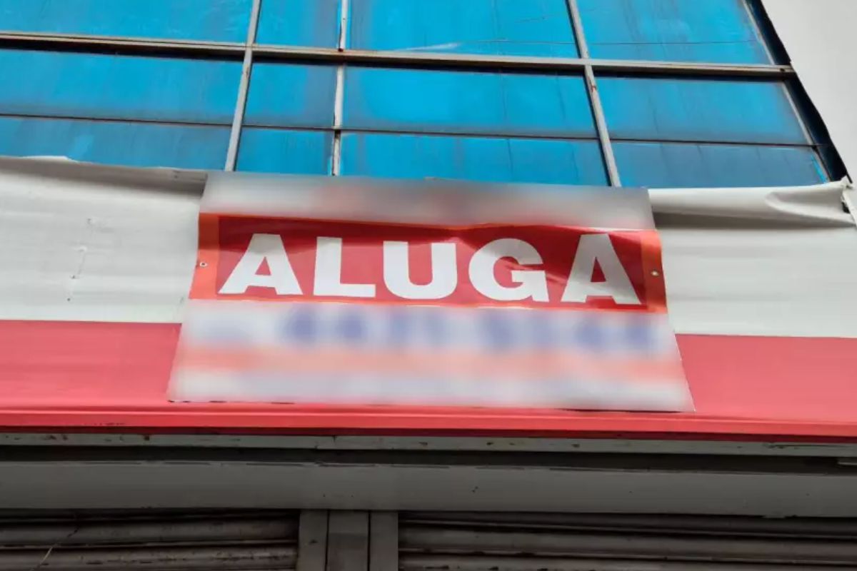 Popular Cidade Do Interior De Sp Está Sendo Abandonada E Tomada Por Placas De Aluga-Se