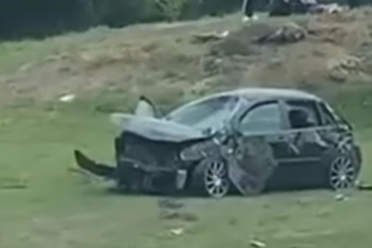 Vídeo Mostra Socorro A Vítimas De Acidente Entre Dois Carros E Moto Na Castello Branco E Causou Uma Morte 7 Vídeo Mostra Socorro A Vítimas De Acidente Entre Dois Carros E Moto Na Castello Branco E Causou Uma Morte