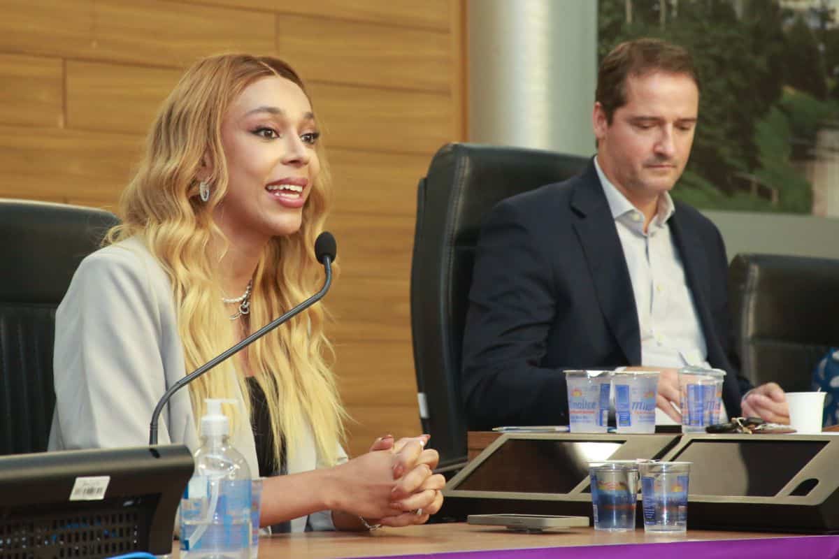 Escola 6X1 Afeta Vida De Mães, Diz Erika Hilton Em Visita A Sorocaba