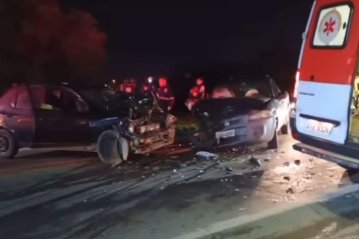 Grave Acidente Entre 2 Carros Na Rodovia Bunjiro Nakao Deixa Feridos