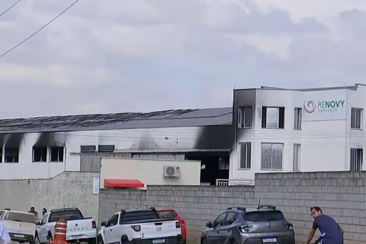 Incendio Destroi 90 Da Fabrica Da Renovy Em Aracariguama