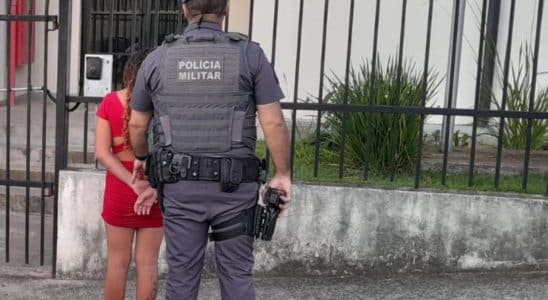 Jovem Conhecida Em Mairinque E Presa Com Sacola De Drogas Na Vila Barreto