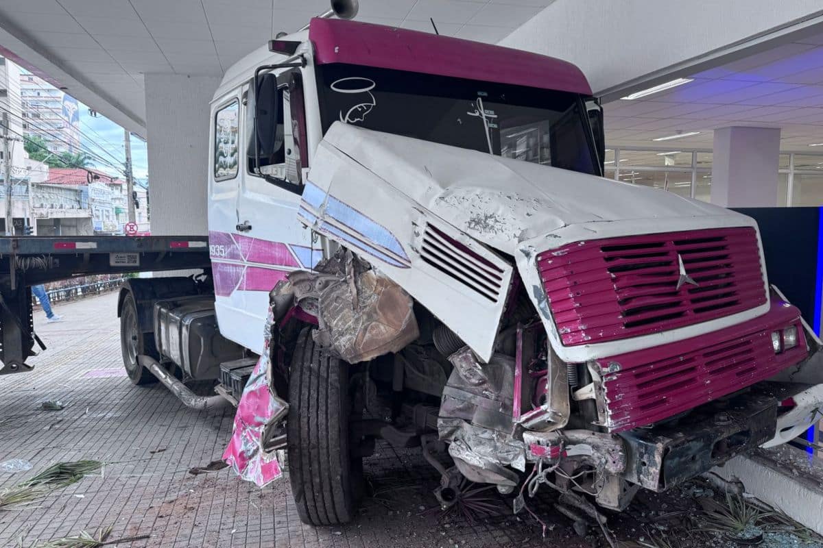 Por Muito Pouco, Carreta Não Invade Banco Bradesco No Centro Sorocaba