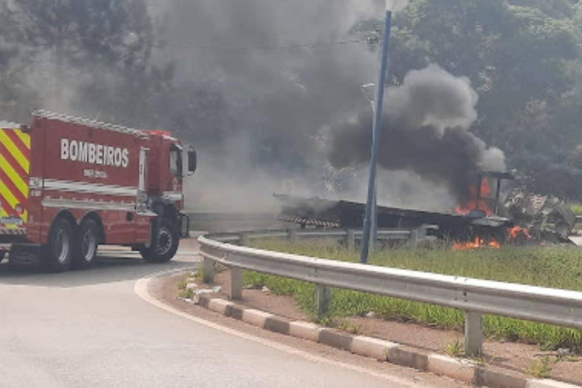 Raposo Tavares E Fechada Apos Caminhao Pegar Fogo E Mobilizar Bombeiros