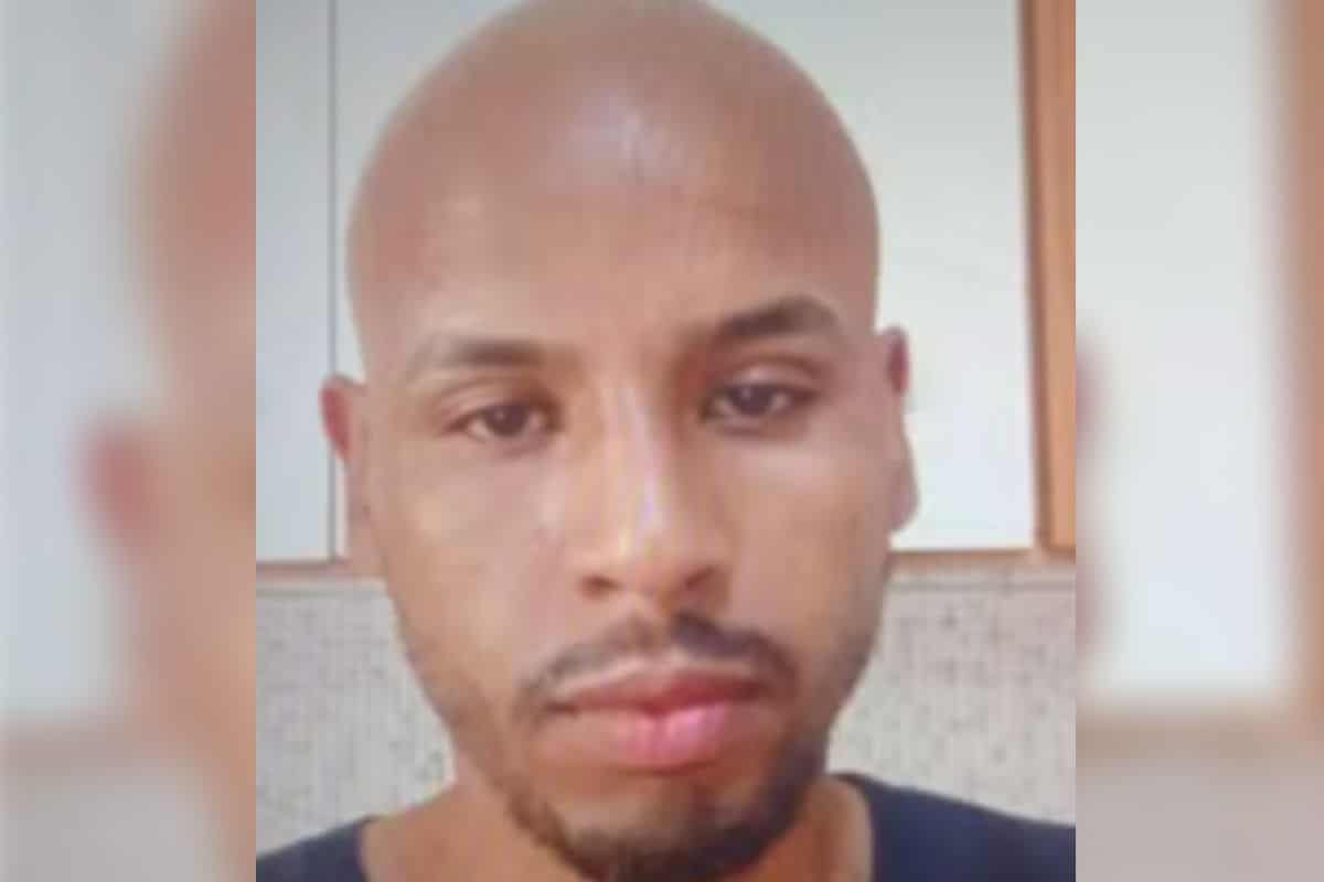 Veja Quem Era O Passageiro Que Morreu Presado Na Porta Do Metrô