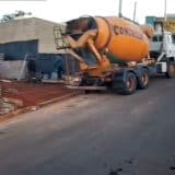 Caminhao Betoneiraprede O Freio Atinge Carros E Tomba