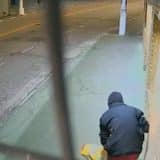 Criminosos Invadem Restaurante Em Cotia E Furtam Carnes E Garrafas De Whisky