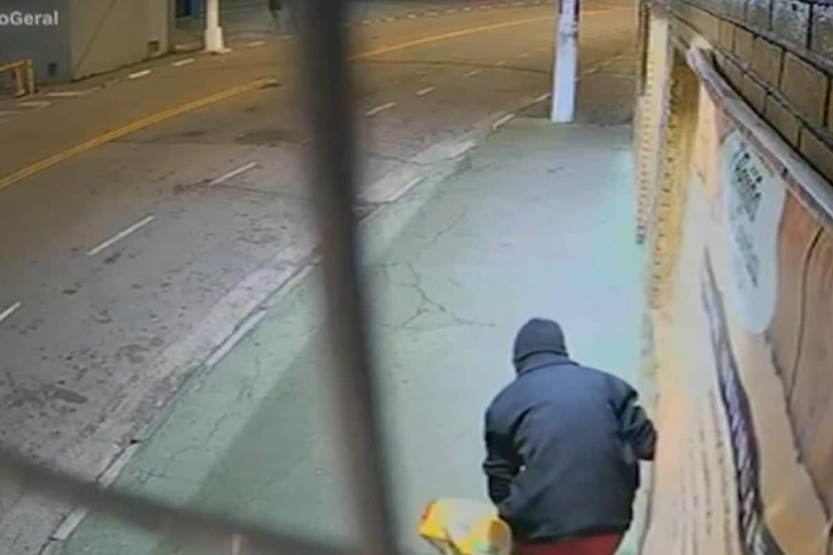 Criminosos Invadem Restaurante Em Cotia E Furtam Carnes E Garrafas De Whisky