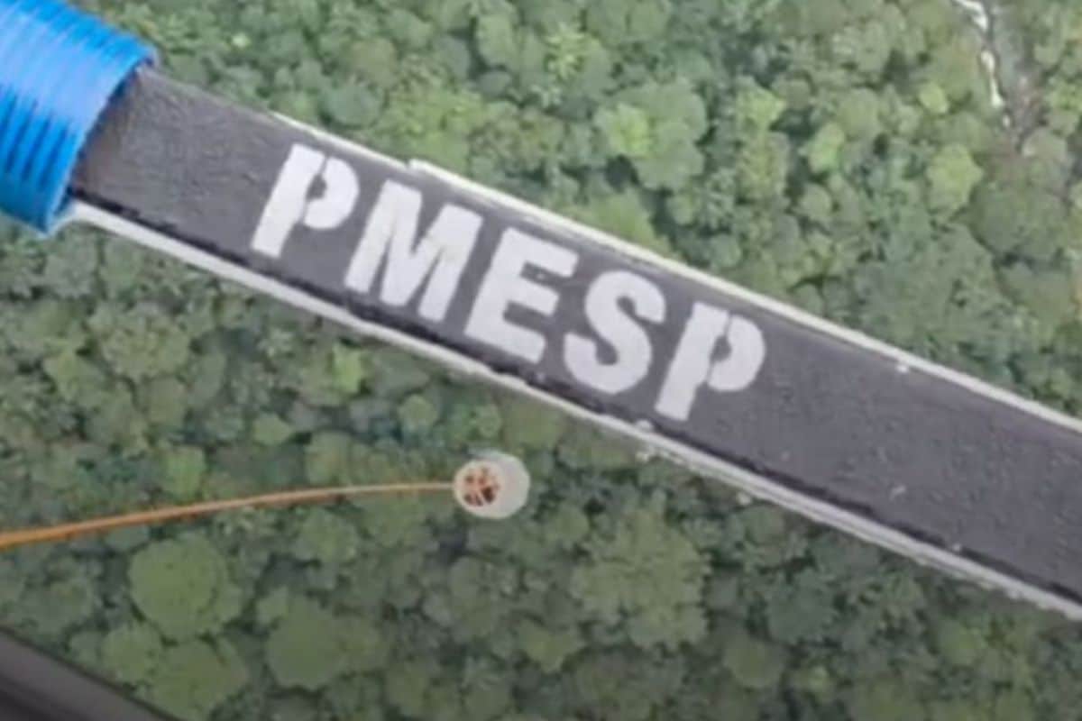 Helicoptero Da Pm Resgata Homens Perdidos Em Trilha Em Sp