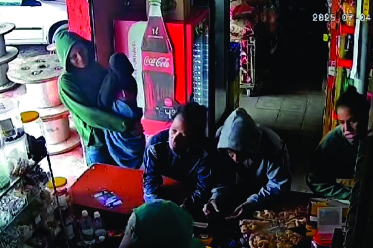 Camera Filma Furto Em Pequeno Mercado Em Mairinque