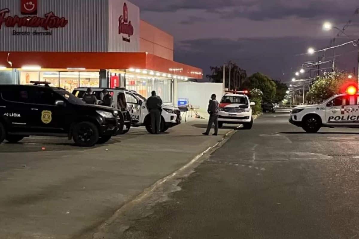 Criminosos Tentam Explodir Caixa Eletrônico Dentro De Supermercado Em Araraquara