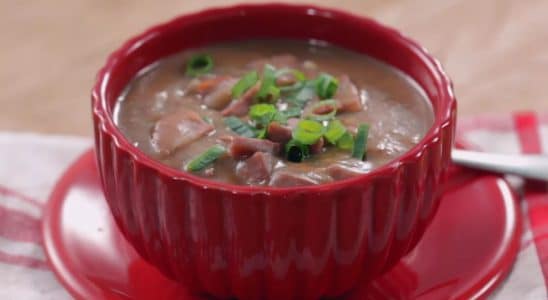Essa Sopa De Feijao Vermelho Bacon E Cortes De Porco E Um Sucesso Em Casa