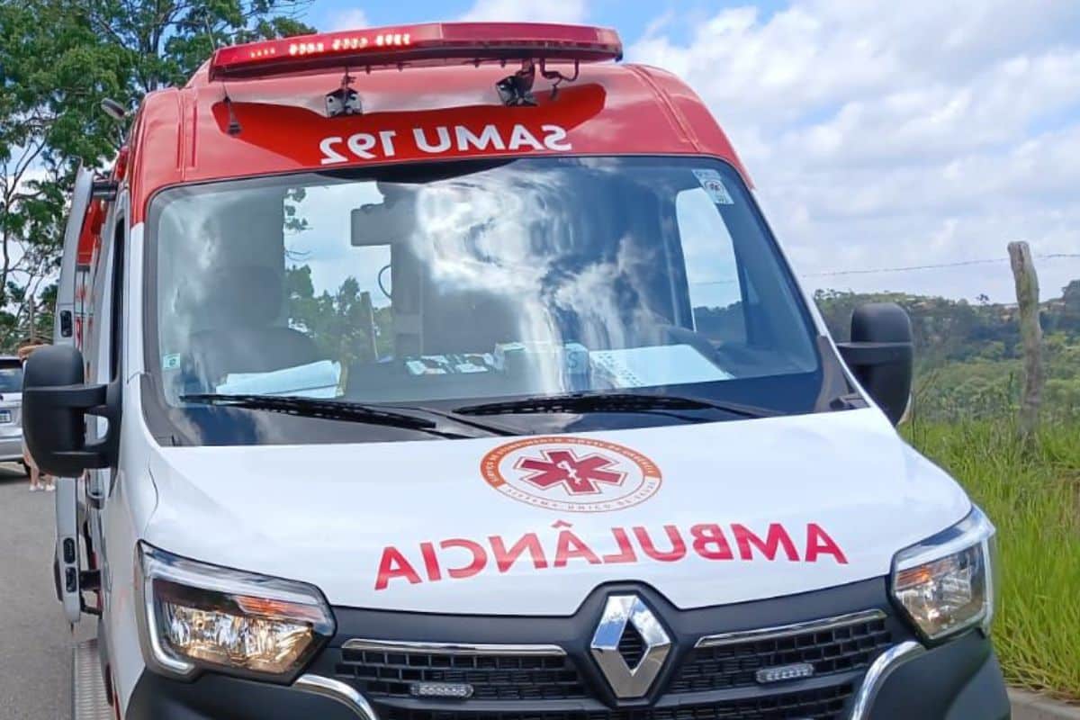 Motos Batem De Frente Na Estrada Mario Covas Em Mairinque