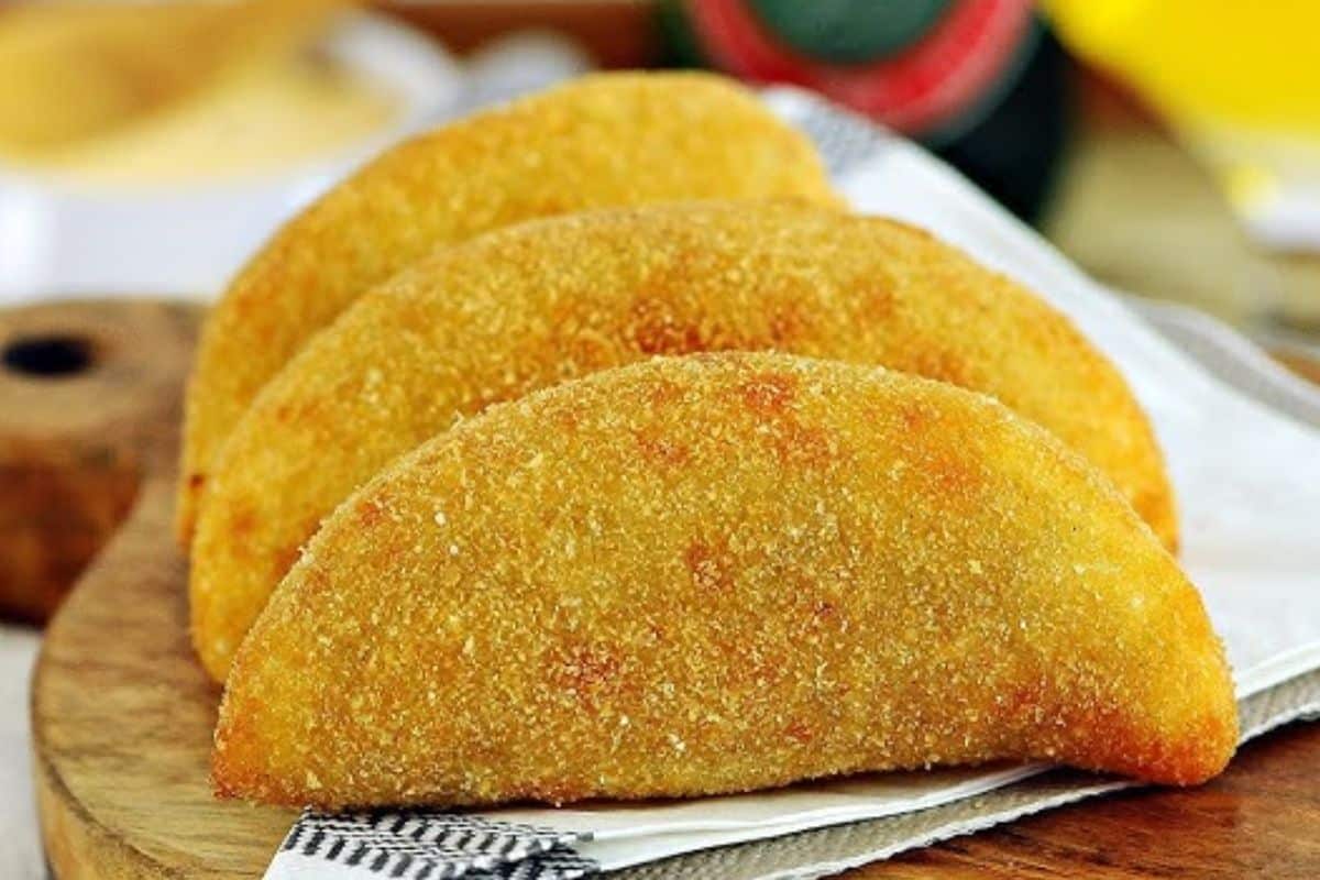 Pastel Com Massa De Mandioca