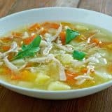 Sopa De Arroz Com Legumes E Frango