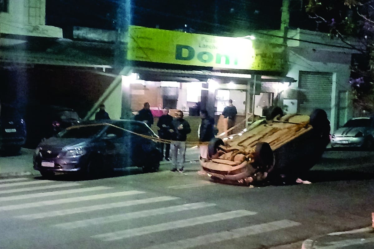 Video Mostra Momento Em Que Mulher Capota Carro Em Mairinque